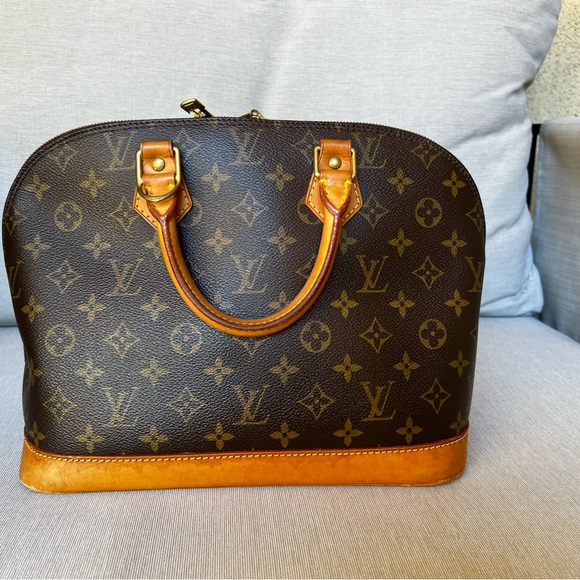 Louis Vuitton Alma - Picture 2 of 8